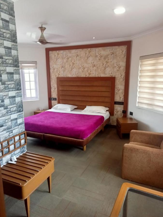 La Gabriell Beach Inn 칼랑굿 외부 사진